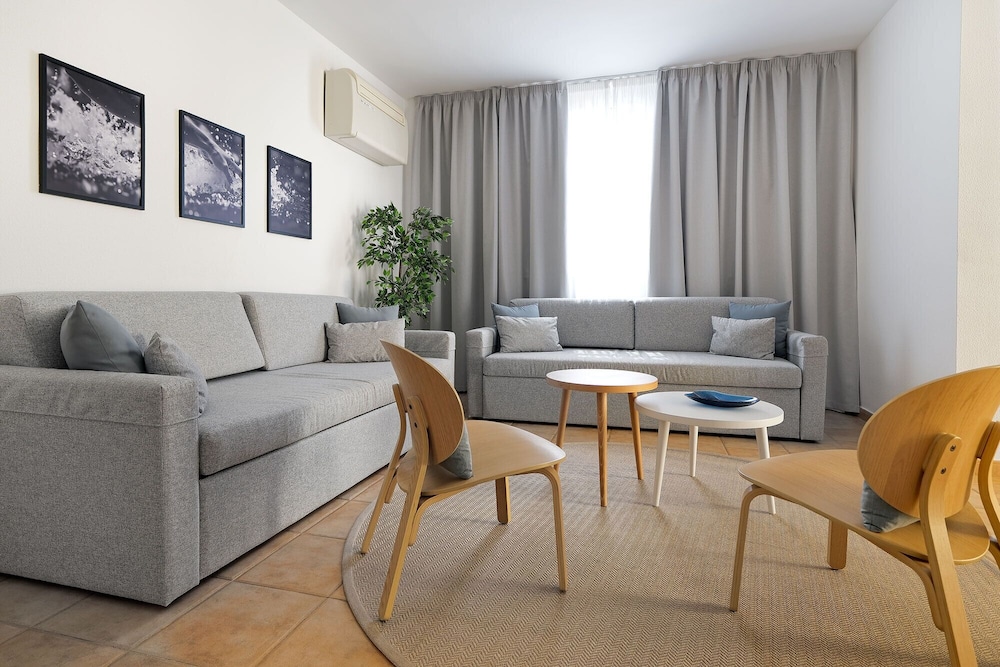 Suite Premium, balcón del hotel Sport Monte Feliz - powered by Playitas. Foto 3