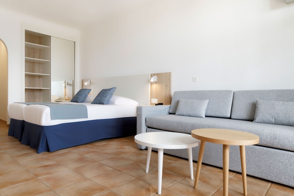 Estudio clásico, balcón del hotel Sport Monte Feliz - powered by Playitas. Foto 1