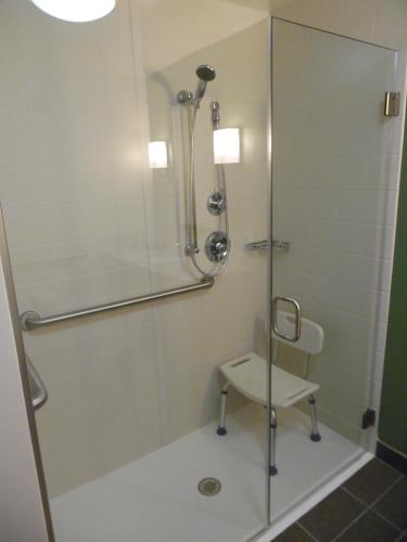 Habitación con 1 cama extragrande y para personas con movilidad reducida - No fumadores del hotel Sleep Inn and Suites Airport