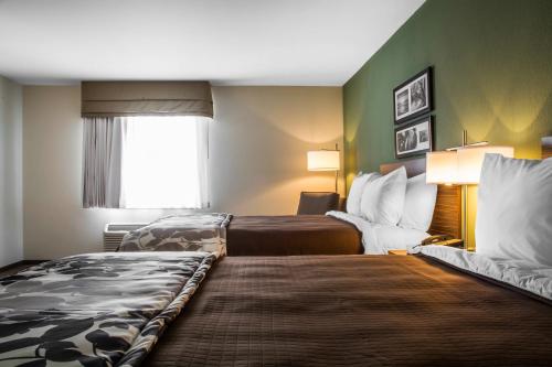 Habitación con 2 camas grandes - No fumadores del hotel Sleep Inn and Suites Airport. Foto 1