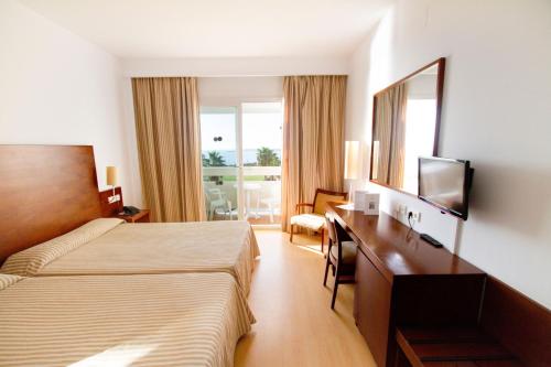 Habitación Doble - 2 camas dobles del hotel Garbi Costa Luz. Foto 4