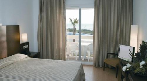 Habitación Standard del hotel Garbi Costa Luz. Foto 1