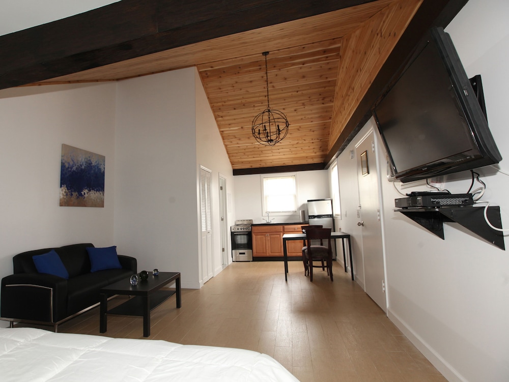 Estudio Deluxe, 1 cama de matrimonio grande (No Pets) del hotel Bay Watch And Marina. Foto 3