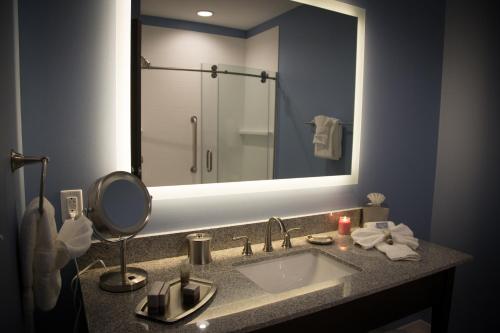 King Room Track View - Disability Access del hotel At Batavia Downs. Foto 1