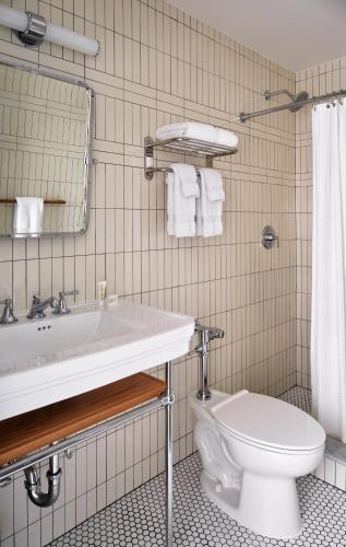 One Bedroom Luxury Suite with King Bed del hotel Sound View Greenport. Foto 3