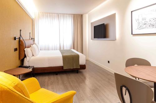 Estudio Familiar del hotel Suites Viena Plaza De España. Foto 13