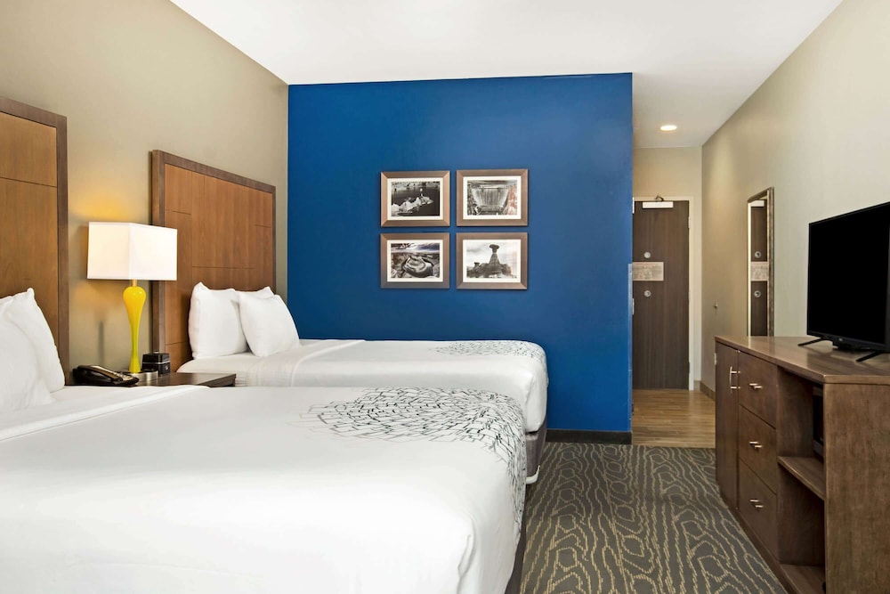 Habitación, 2 camas de matrimonio, accesible para personas con discapacidad (Mobility/Hearing) del hotel La Quinta Inn and Suites By Wyndham Page At Lake Powell. Foto 1