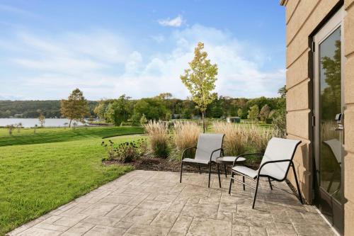 Suite Estudio con cama extragrande y vistas al agua - No fumadores del hotel Hampton Inn Penn Yan