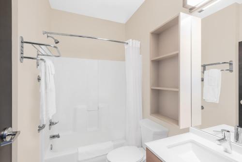 Habitación con 2 camas grandes - No fumadores del hotel Microtel Inn & Suites By Wyndham Binghamton. Foto 2