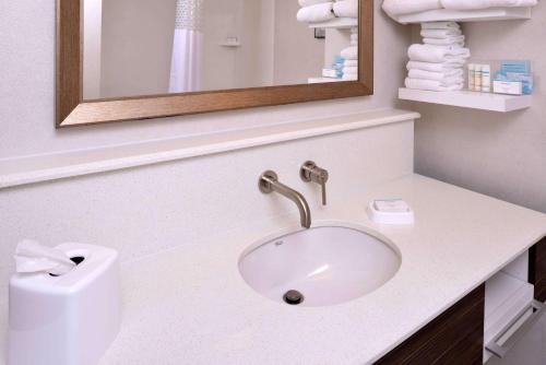 Habitación Doble con 2 camas dobles del hotel Hampton Inn & Suites Albany-east Greenbush. Foto 4