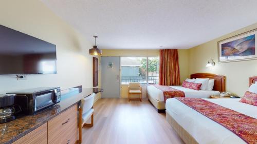 Habitación Estándar - 1 cama grande del hotel Surfside On The Lake. Foto 3