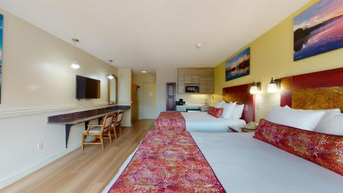 Habitación con vistas a la piscina - 1 cama grande del hotel Surfside On The Lake. Foto 4