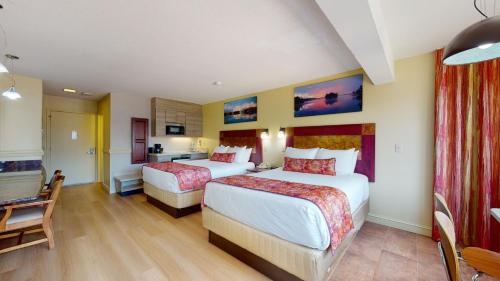 Habitación con vistas a la piscina - 1 cama grande del hotel Surfside On The Lake. Foto 5