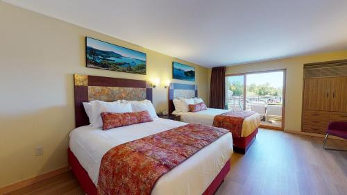 Habitación Superior con 2 camas grandes - Frente al lago del hotel Surfside On The Lake. Foto 4