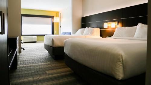 Queen Suite with Two Queen Beds - Communications Accessible del hotel Holiday Inn Express and Suites Kingston-ulster, An Ihg. Foto 3