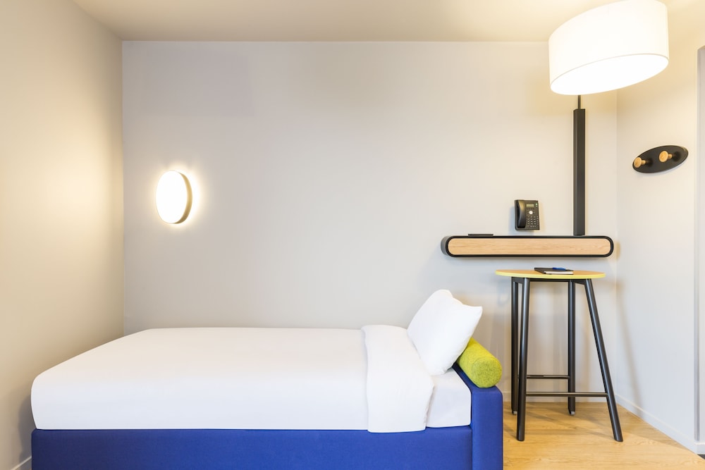Estudio accesible con 1 cama doble y 1 sofá doble del hotel Aparthotel Adagio Access Palaiseau Saclay. Foto 4