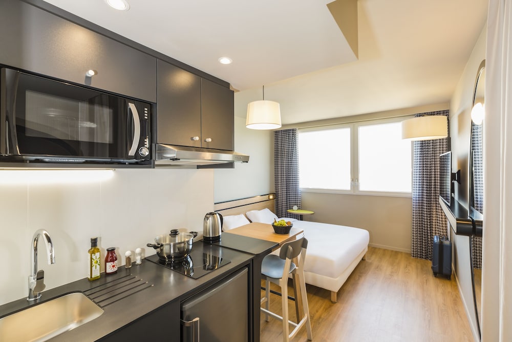 Estudio con cama doble del hotel Aparthotel Adagio Access Palaiseau Saclay. Foto 7