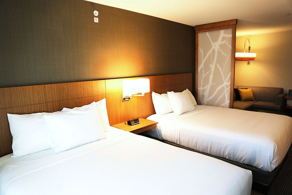 Queen en Piso Alto del hotel Hyatt Place Austin Airport. Foto 1