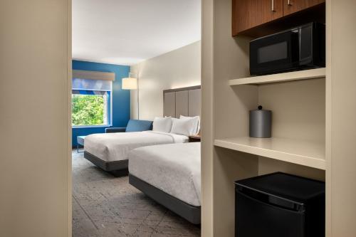 Suite adaptada para personas con discapacidad auditiva del hotel Holiday Inn Express Queensbury-lake George Area. Foto 3