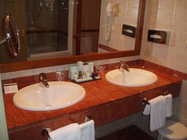 Habitación doble del hotel Parador De Limpias