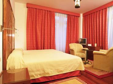 Habitación doble del hotel Parador De Limpias. Foto 2