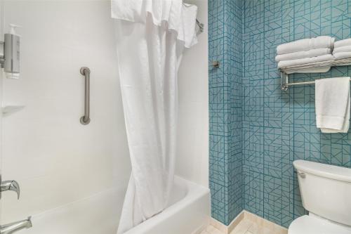 Suite de 1 dormitorio con cama extragrande - No fumadores del hotel Homewood Suites By Hilton Schenectady