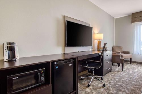 Suite con 2 camas grandes - No fumadores del hotel Sleep Inn & Suites Middletown - Goshen. Foto 2