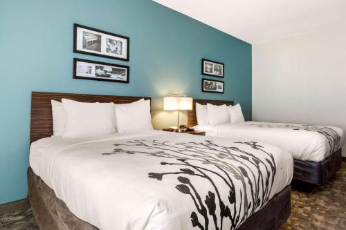 Suite con 2 camas grandes - No fumadores del hotel Sleep Inn & Suites Middletown - Goshen. Foto 3