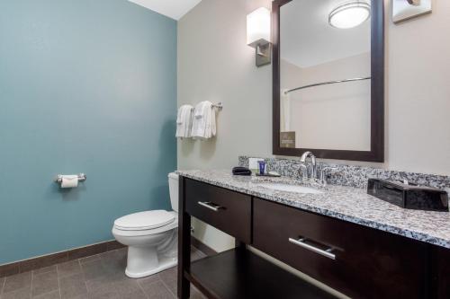 Suite con 2 camas grandes - No fumadores del hotel Sleep Inn & Suites Middletown - Goshen. Foto 10