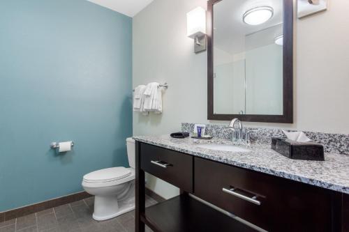 Suite con 2 camas grandes - No fumadores del hotel Sleep Inn & Suites Middletown - Goshen. Foto 11