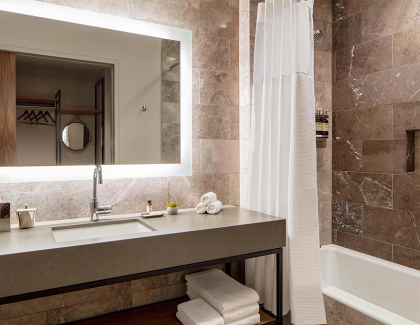 Habitación, 1 cama de matrimonio grande del hotel Hyatt Regency Lake Washington At Seattle's Southport. Foto 9