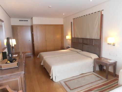 Habitación Doble Estándar del hotel Parador De Salamanca. Foto 1