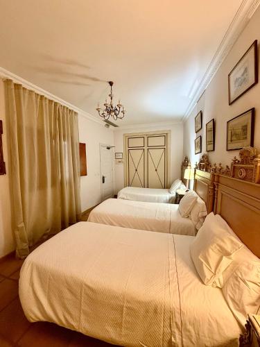 Habitación Triple del hotel Convento La Gloria. Foto 3