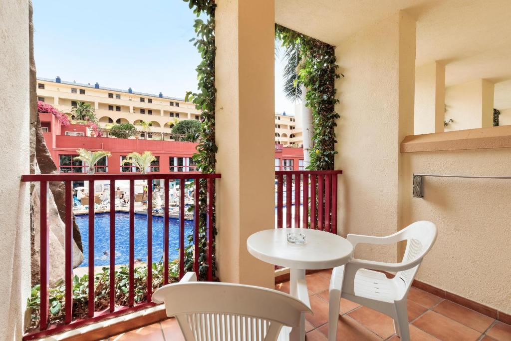 Habitación doble Vista Piscina del hotel Best Jacaranda. Foto 2