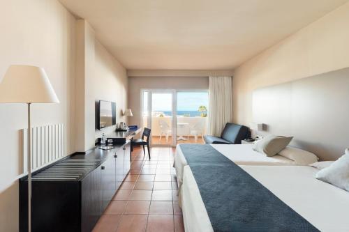 Habitación doble con balcón del hotel Best Jacaranda