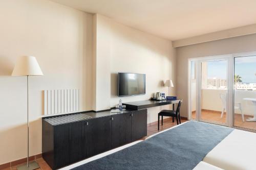 Habitación doble con balcón del hotel Best Jacaranda. Foto 12