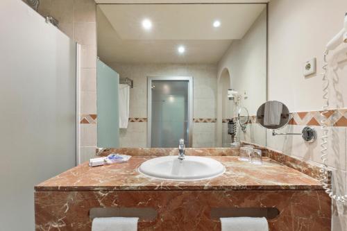 Habitación Individual con balcón del hotel Best Jacaranda. Foto 8