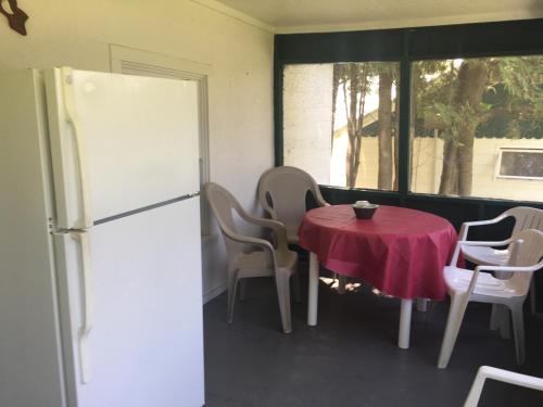 Bungalow Familiar del hotel Rock Ledge. Foto 1