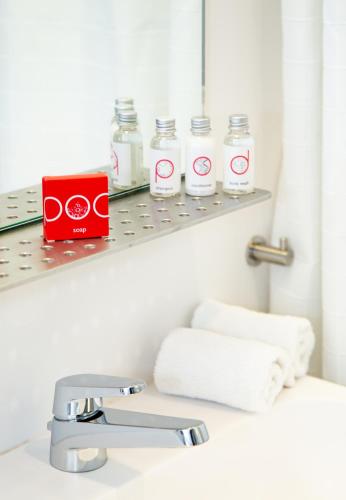 Cápsula Plus - Cama grande del hotel Pod Brooklyn. Foto 3