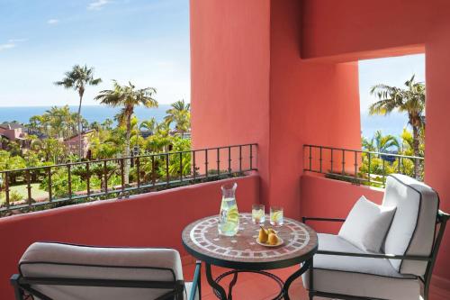Suite Junior Ciudadela con vistas al resort del hotel The Ritz-carlton Tenerife, Abama. Foto 7