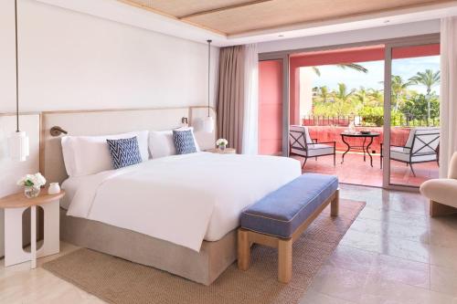 Suite Ciudadela de 1 dormitorio con vistas al resort del hotel The Ritz-carlton Tenerife, Abama. Foto 8