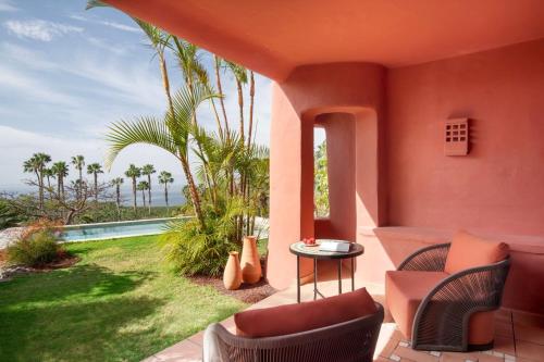 Habitación Club Retreat con vistas al jardín y acceso al club lounge - Solo para adultos del hotel The Ritz-carlton Tenerife, Abama. Foto 10