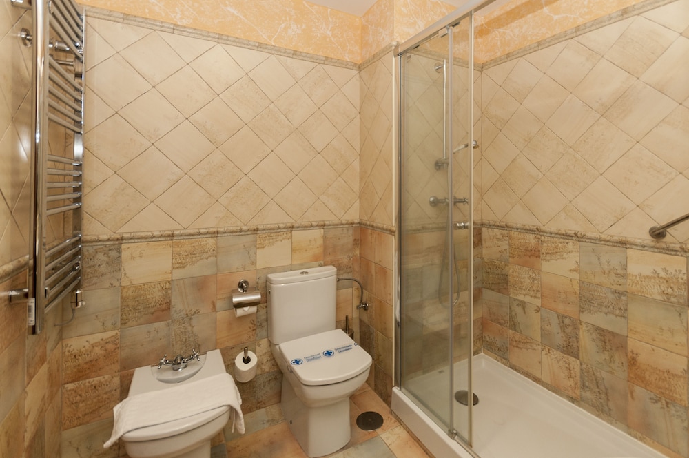 Habitación con 2 camas individuales del hotel Comendador. Foto 3
