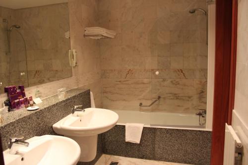 Habitación Doble Estándar del hotel Parador De Baiona. Foto 1