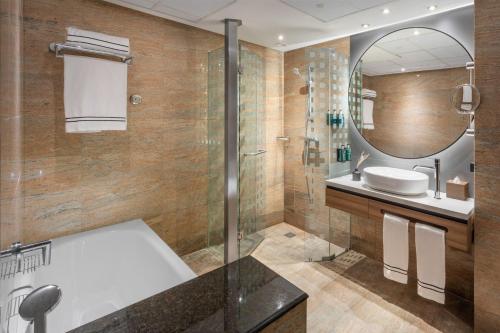 Grand Suite Familiar del hotel Melia Valencia. Foto 2