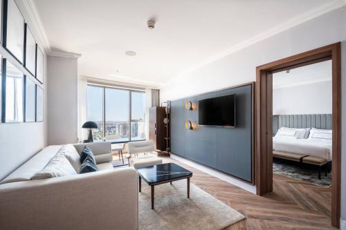 Grand Suite Familiar del hotel Melia Valencia. Foto 8
