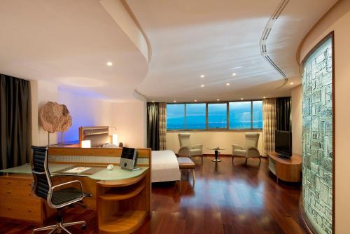 Suite Ático The Level del hotel Melia Valencia. Foto 2