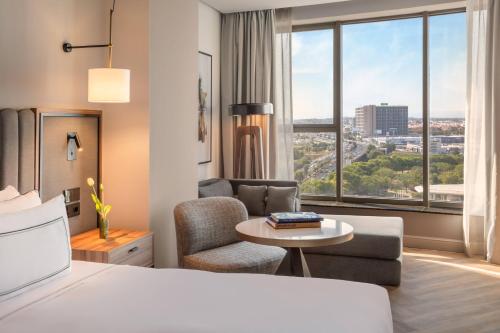 Habitación Supreme con Vistas del hotel Melia Valencia. Foto 5