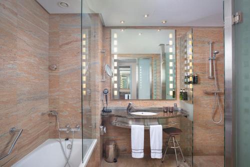 HABITACIÓN FAMILIAR COMUNICADA del hotel Melia Valencia
