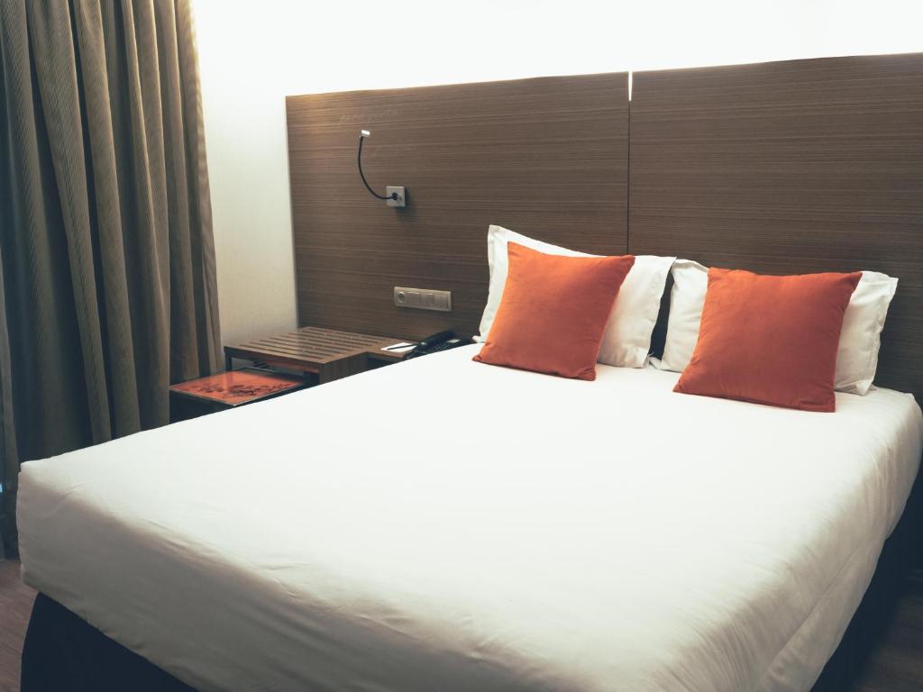 Habitación doble del hotel Vincci Zentro Zaragoza. Foto 1